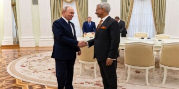 India-Russia discuss ways to strengthen bilateral ties