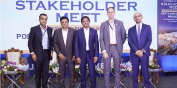Gujarat Woos Investors for 6 Greenfield Ports, 4 Shipyards at Mumbai Meet