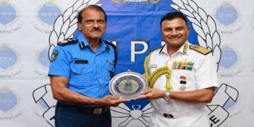 Navy Chief Meets Senior Mauritius Officials