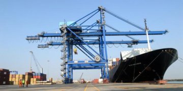 APSEZ handles record 208 MMT