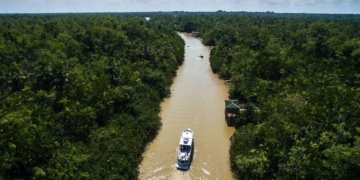 Shrinking water level in global rivers is a major threat