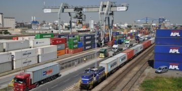 Traders of Bangladesh, India demand import through Mahadipur port