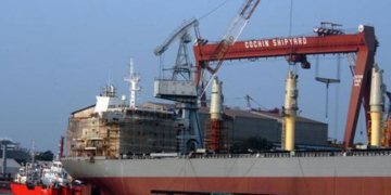 COCHIN SHIPYARD, GLOBAL UNITED BID FOR $7-BN LNG TENDER