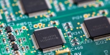 Mahindra looks for new chip suppliers