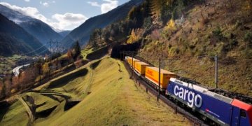 Cross-border parcels through Xinjiang rail port exceed 25 million