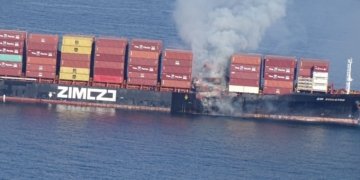 ZIM Charleston container ship suffers fire off Colombo