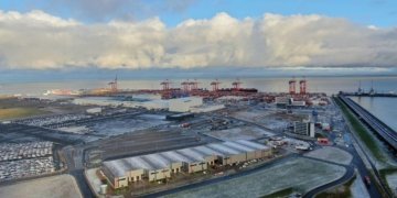 JadeWeserPort Wilhelmshaven offers deep water and space options in the Freight Village