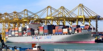 Guangzhou Port expands international container connections