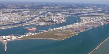France’s leading port continues to grow and invest