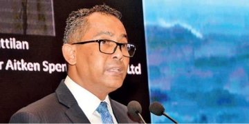 Shipping agents warn of Colombo hub status sinking