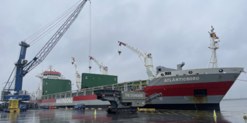 Liebherr and ICO celebrate second LHM 550 at Antwerp XL