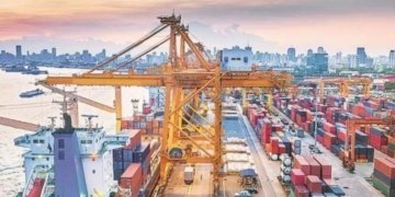 Cargo traffic at 10 major ports drops 4.95% to 67.53 MT in November