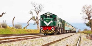 Restoration of Peshawar to Karachi rail demanded