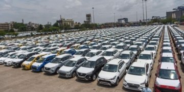 Reconditioned car imports drops by 60% in Chittagong