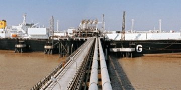 PETRONET PONDERS SECOND LNG-IMPORT TERMINAL IN BANGLADESH