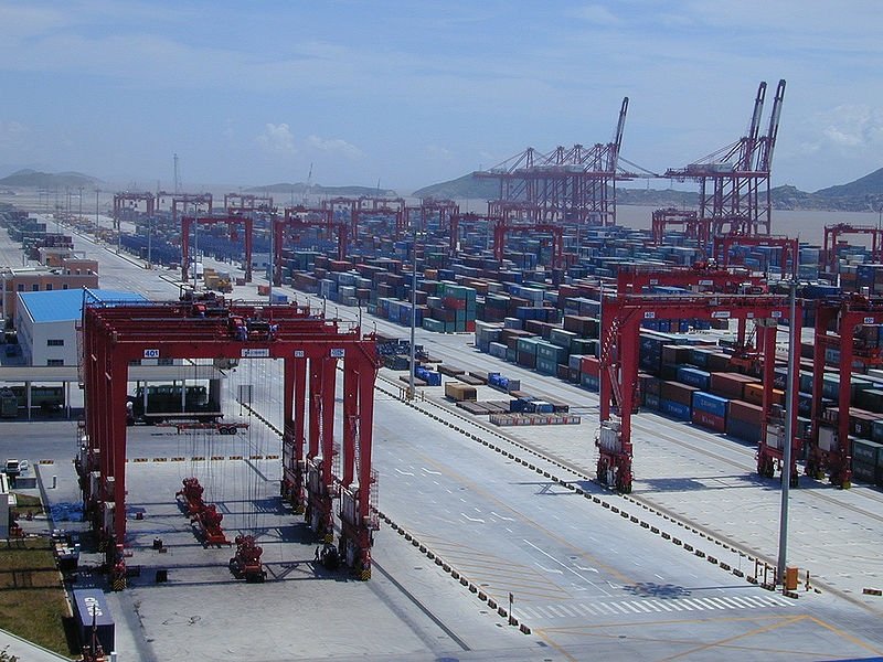 China ports boost container throughput