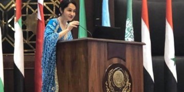 Sanjam Sahi Gupta speaks and applauded at IMO conference