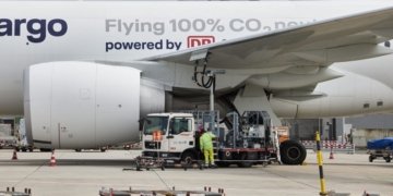 Fueling the future: DB Schenker launches global CO2-neutral air freight offer