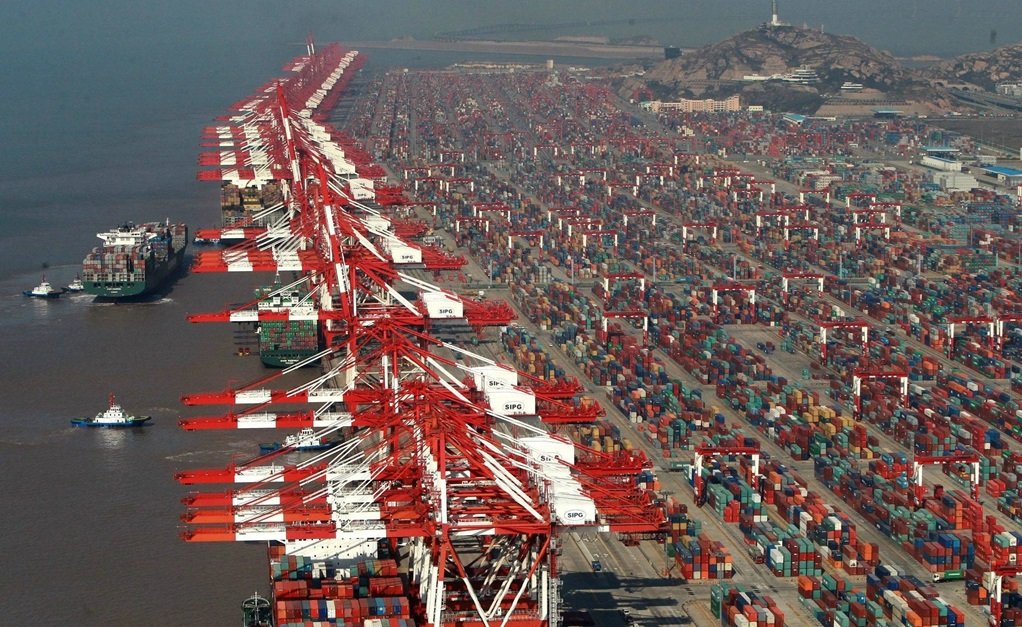 STF Shipping starts container line operations
