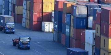Faced with sanctions, Iran’s state shipping hires foreign vessels