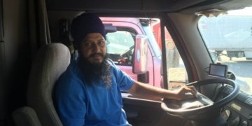 1000 resting facilities to be built on highways for truck drivers