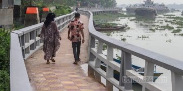 Bangladesh Inland Water Transport Authority develops walkways along rivers