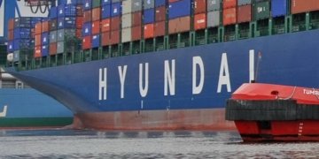 HMM makes maiden call at Mundra under CIX service