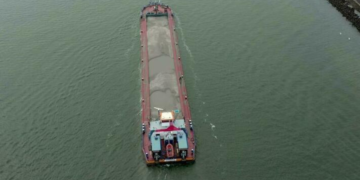 India’s Inland Waterways Cargo Hits Record 145.84 MMT