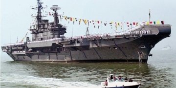INS Viraat decommissioned
