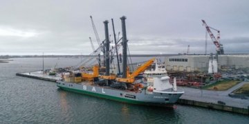 Around the world with 80 cranes