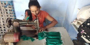 APM Terminals Pipavav empowers villagers to make masks to combat COVID-19