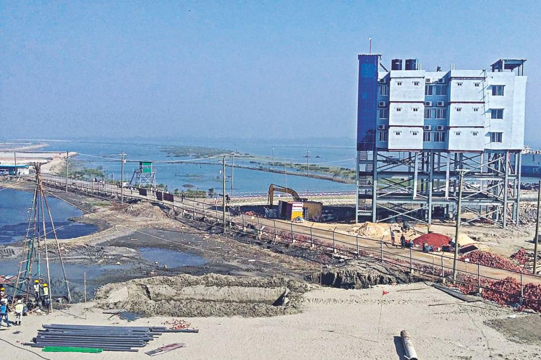 First ship arrives at Matarbari port