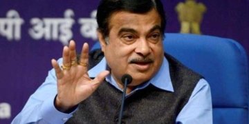 Nitin Gadkari lays the foundation stone for 2 National Highway projects