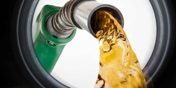 Foreign oil companies to sell fuel in Sri Lanka