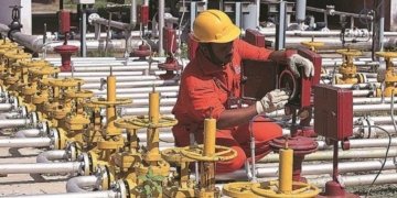 24 international firms including India express to sell petroleum products in Sri Lanka