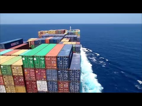 U.S. total trade slumps to lowest level in almost a decade
